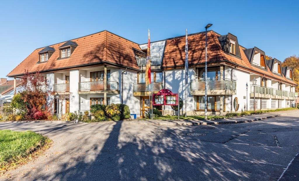 Hotel Windenreuter Hof เอ็มเมนดินเงน ภายนอก รูปภาพ