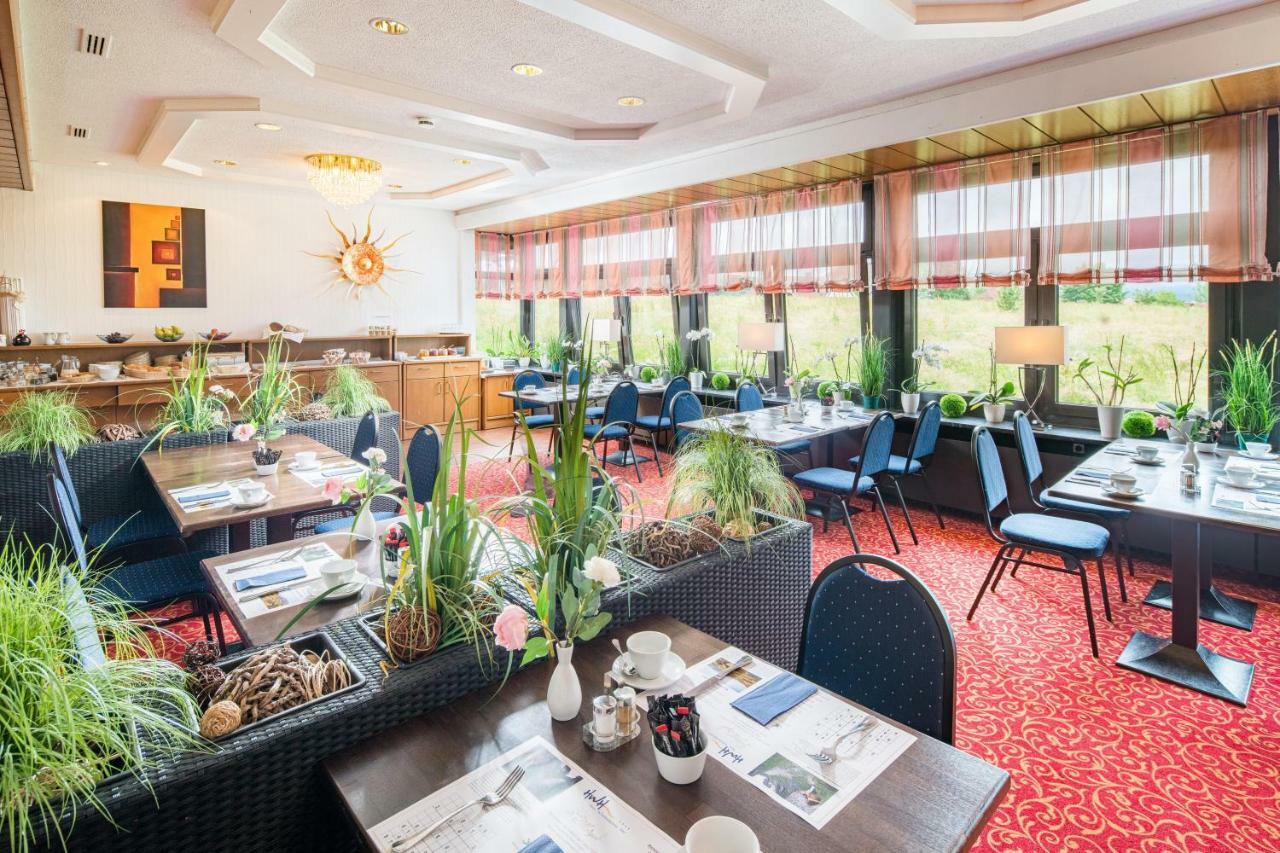 Hotel Windenreuter Hof เอ็มเมนดินเงน ภายนอก รูปภาพ